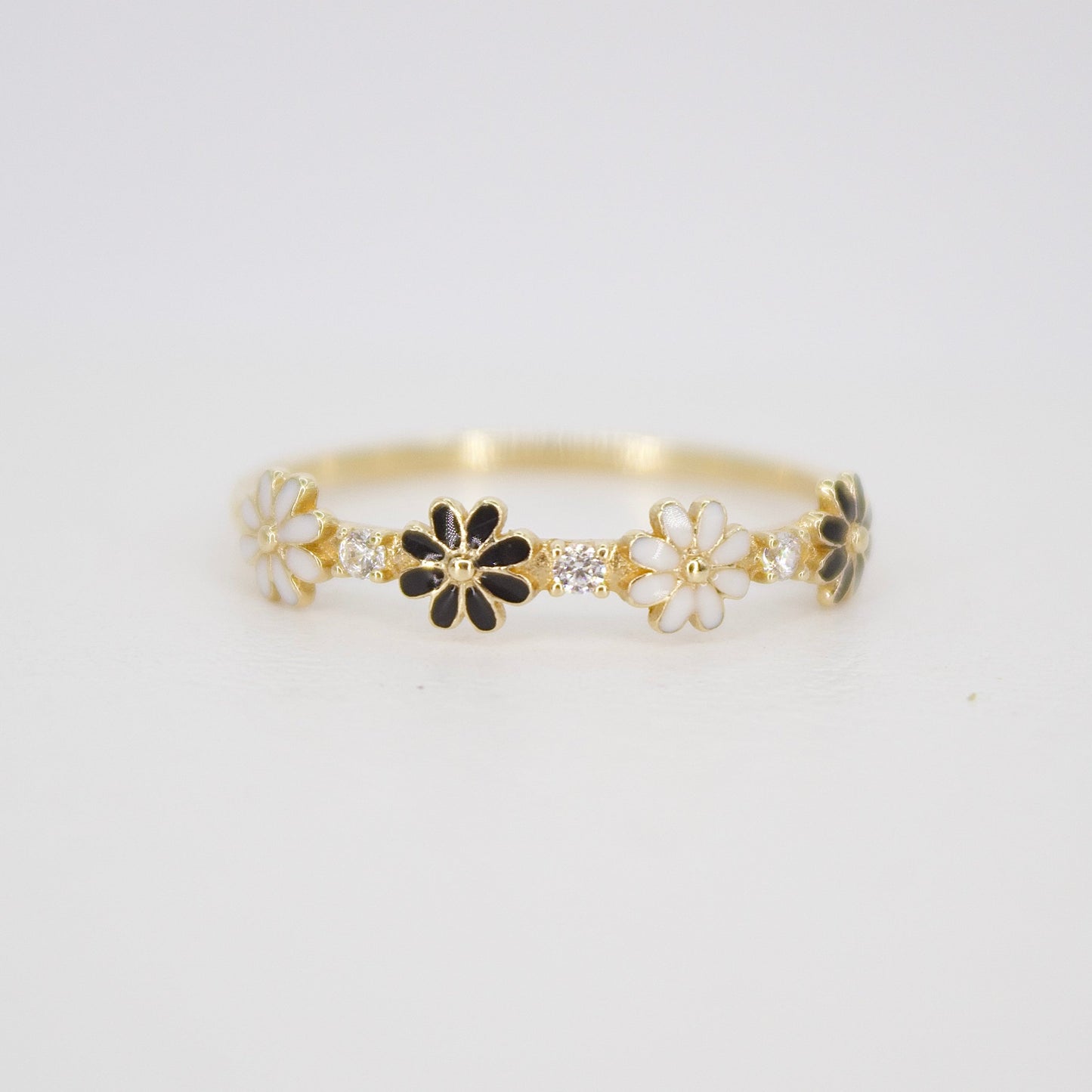 Anillo flores en oro amarillo 14k.