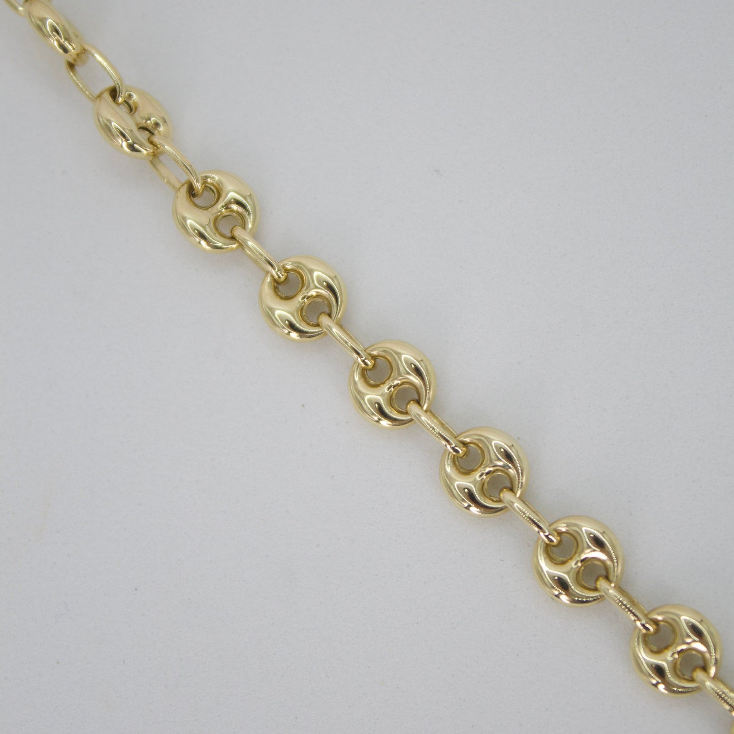 Pulsera en oro amarillo 14k.