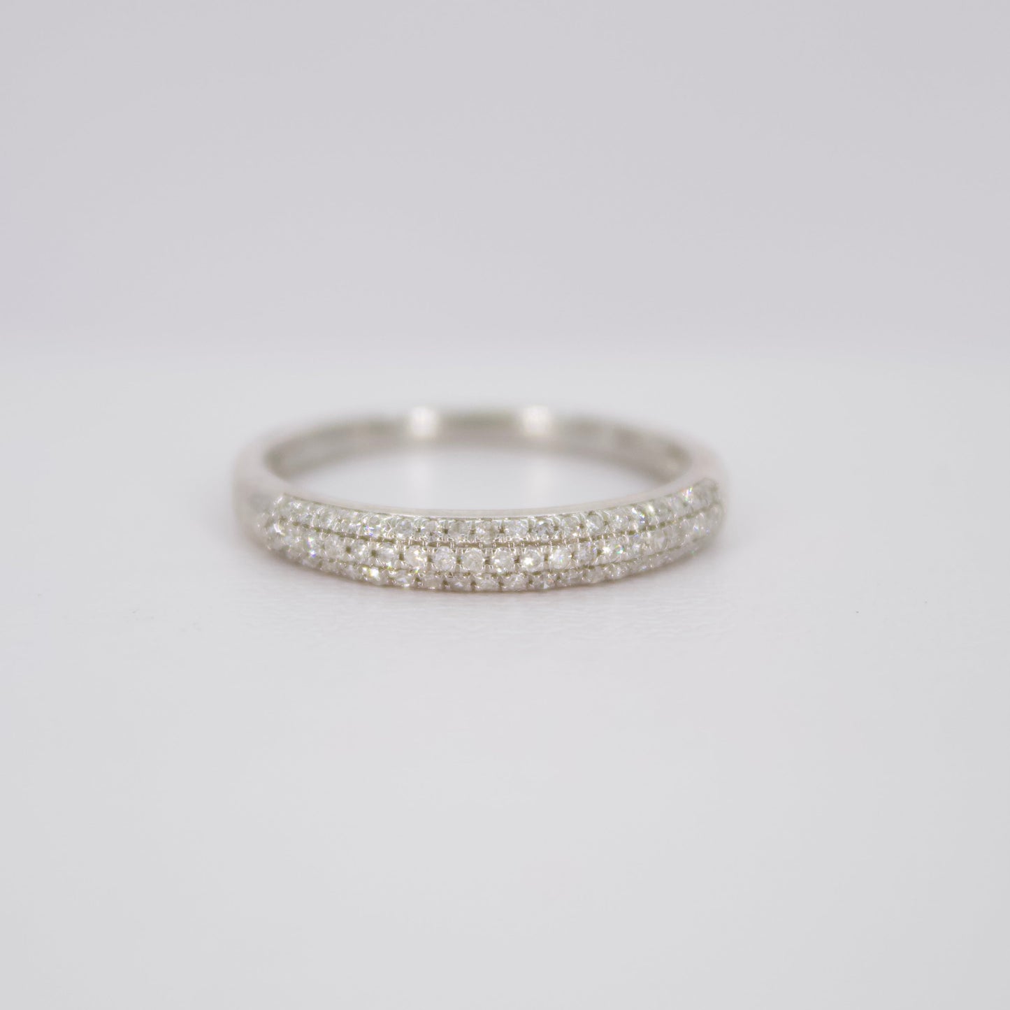 Churumbela en oro blanco 14k con diamantes.