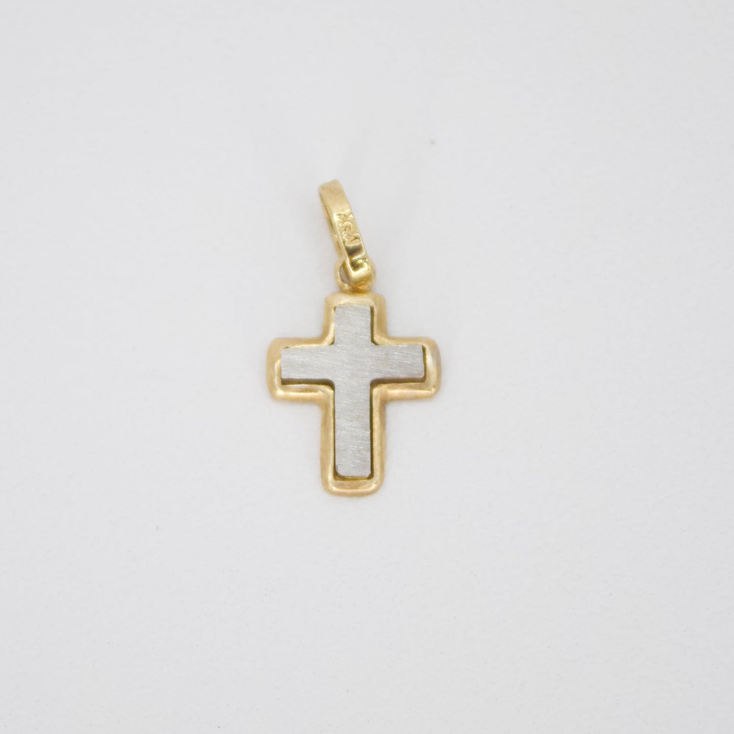 Cruz en oro combinado 14k.